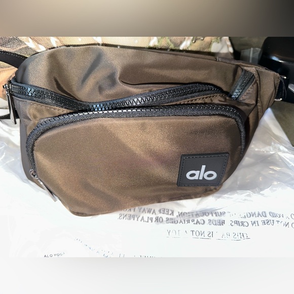 ALO Yoga Expresso belt bag - Picture 1 of 3